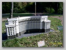 Киев. Гидропарк. Вставка миниатюр. 2006 г. / Kiev. Gydropark. Exibition of miniatures. 2006.